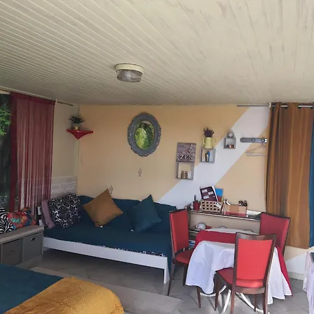 Chante Cristal Bed & Breakfast 3*